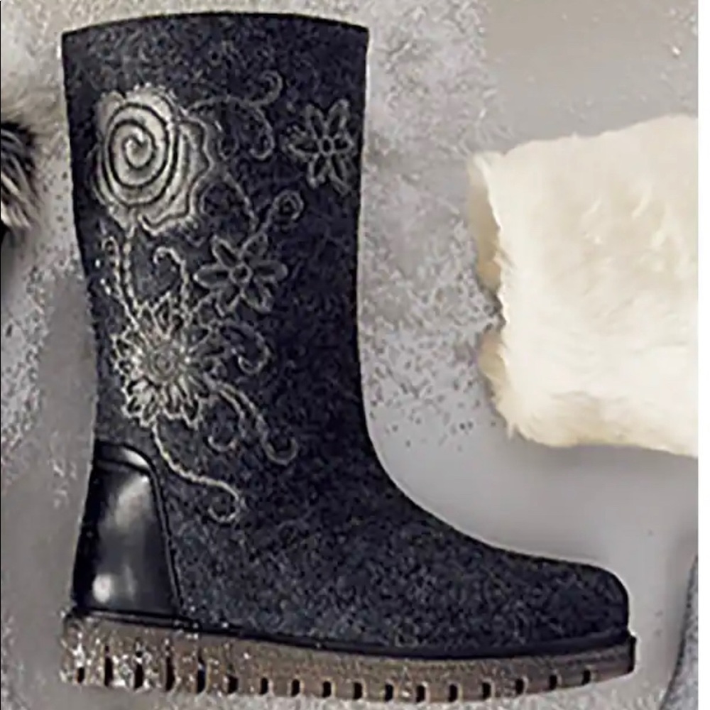 Azure Nehal winter boots